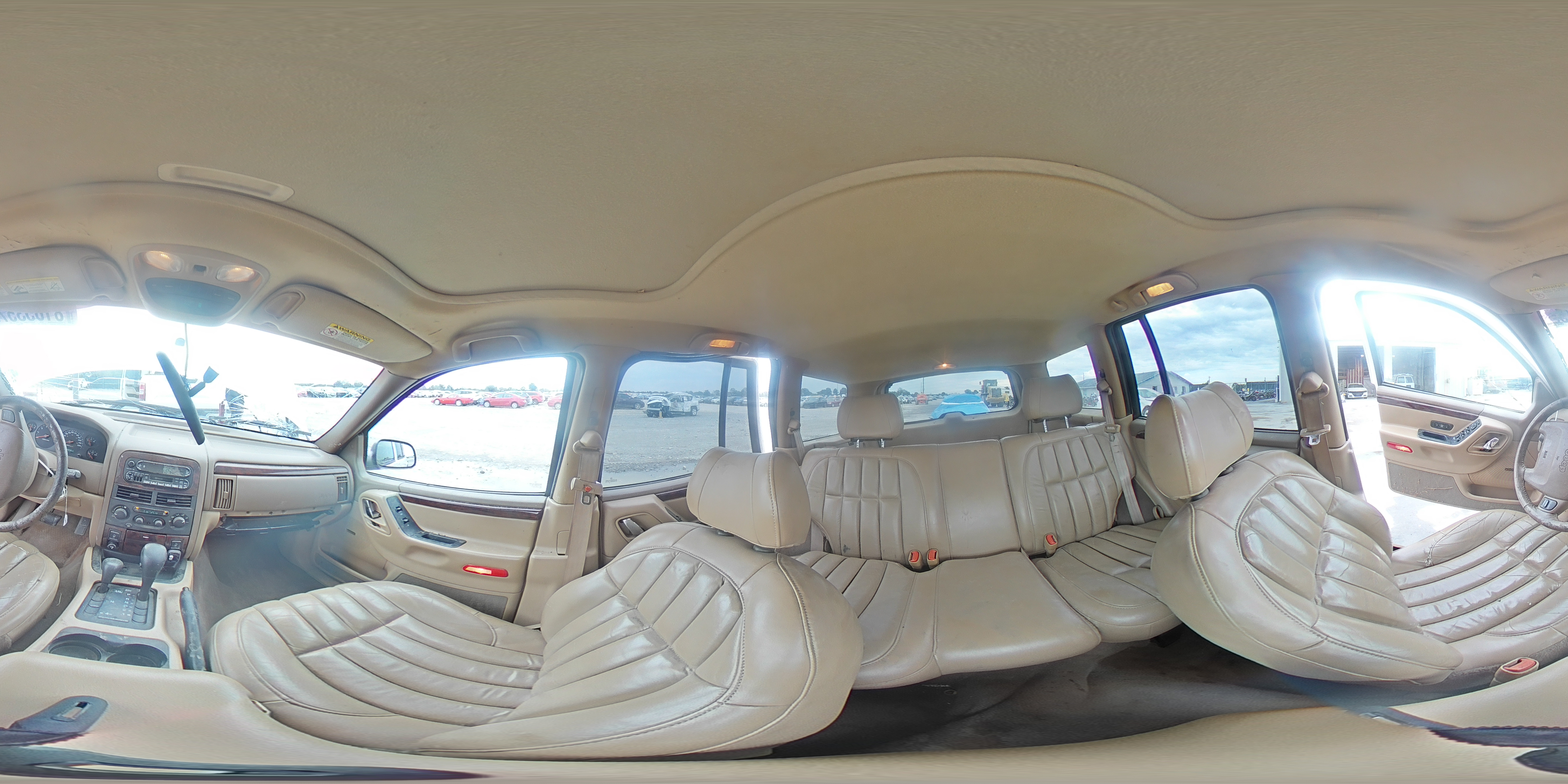 2000 Jeep Grand Cherokee Limited VIN: 1J4GW58N7YC136589 Lot: 81653575