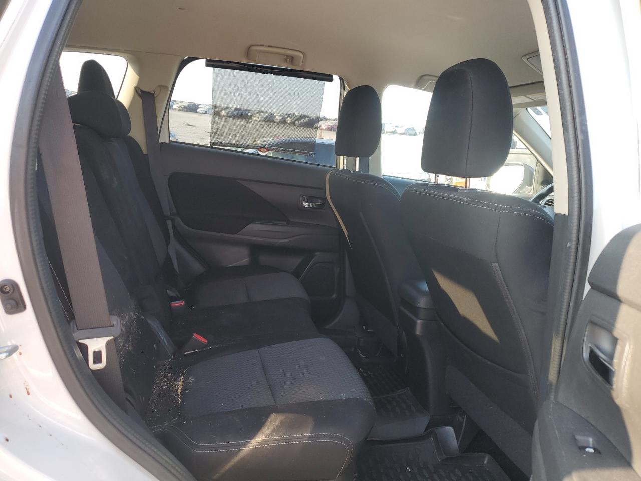 2016 Mitsubishi Outlander Es VIN: JA4AD2A33GZ051828 Lot: 81415685