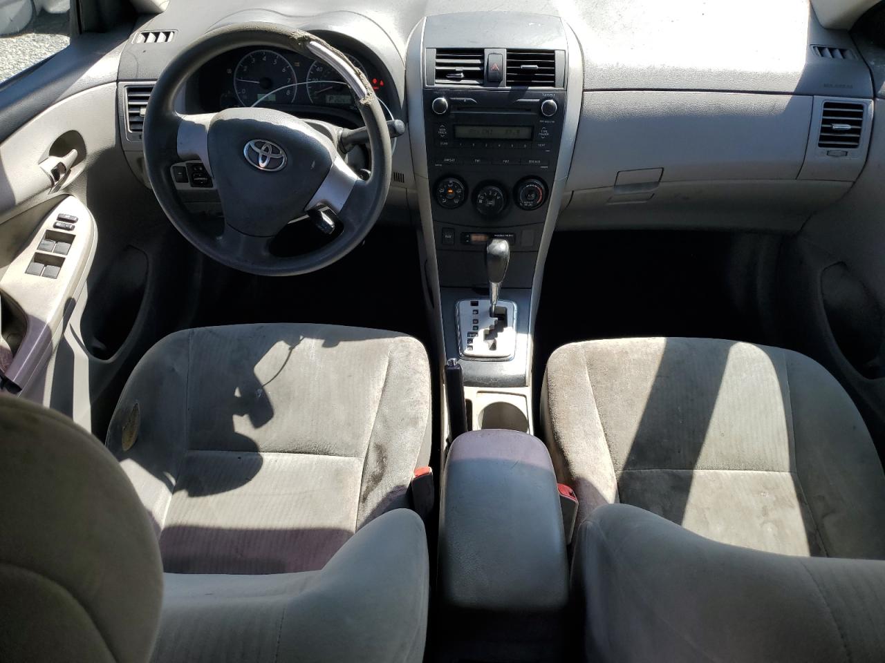 2010 Toyota Corolla Base VIN: 1NXBU4EE0AZ384358 Lot: 81158105