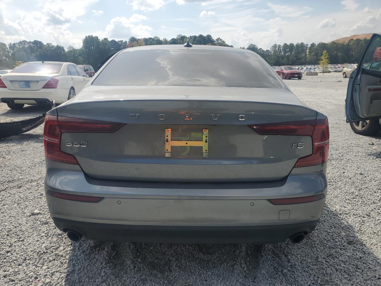 2020 Volvo S60 T5 Momentum VIN: 7JR102FK4LG040684 Lot: 81564405