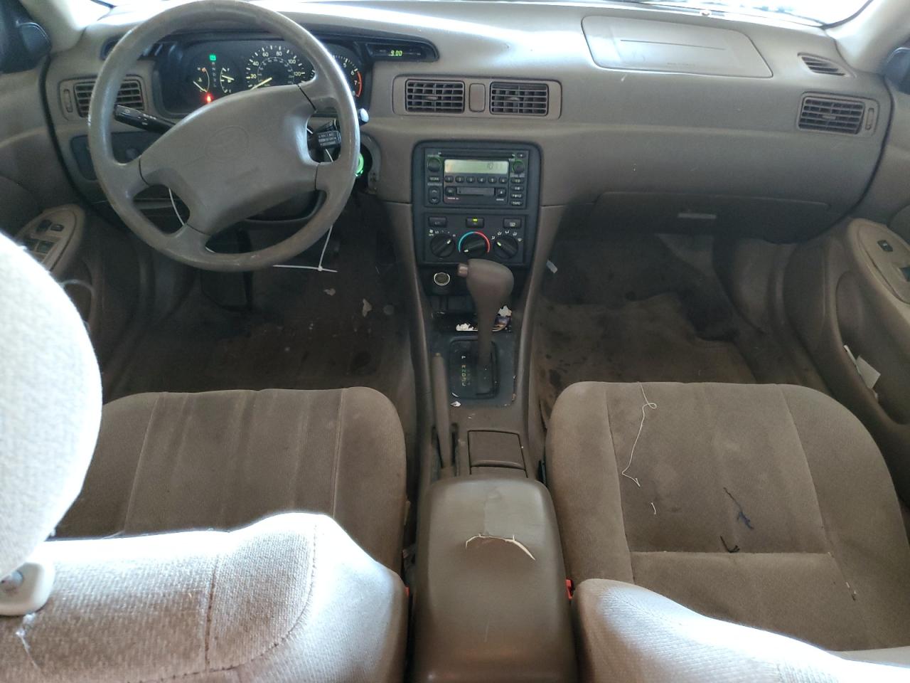 2000 Toyota Camry Ce VIN: JT2BG22K2Y0490640 Lot: 84020285