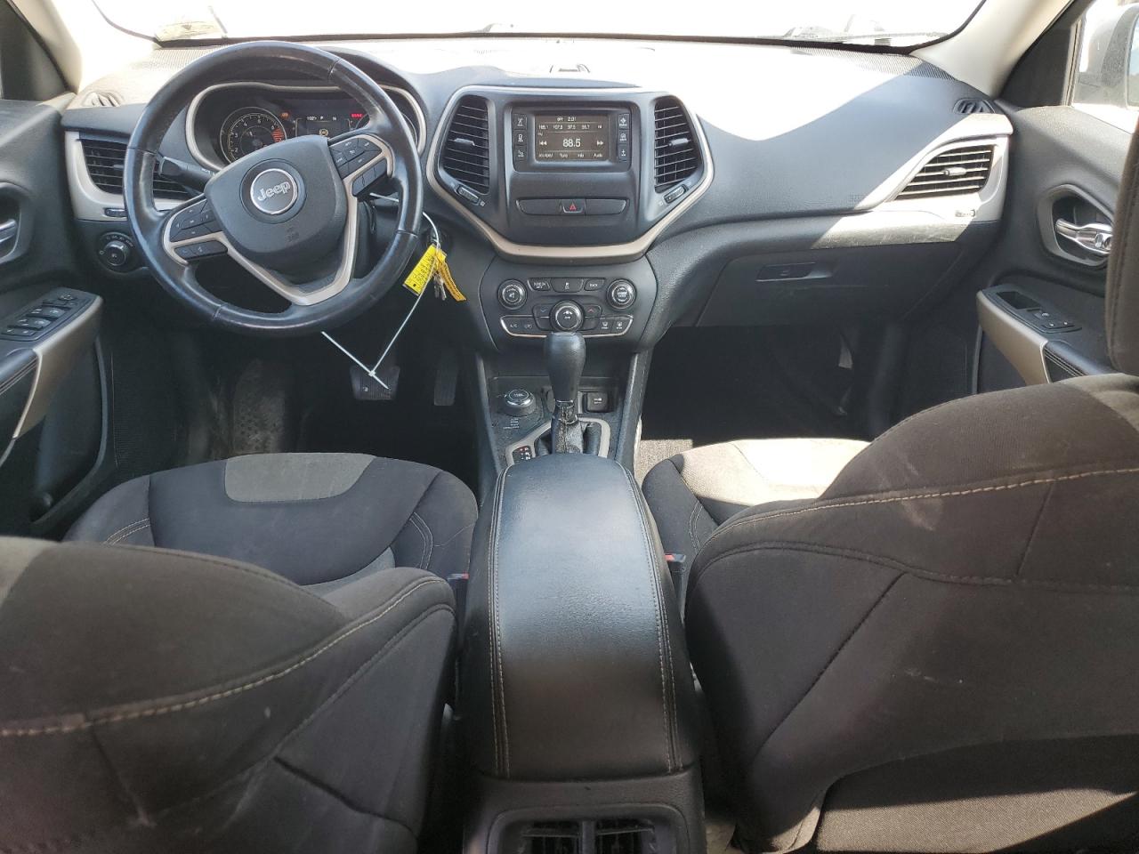 2018 Jeep Cherokee Latitude VIN: 1C4PJMCB4JD561277 Lot: 80540775