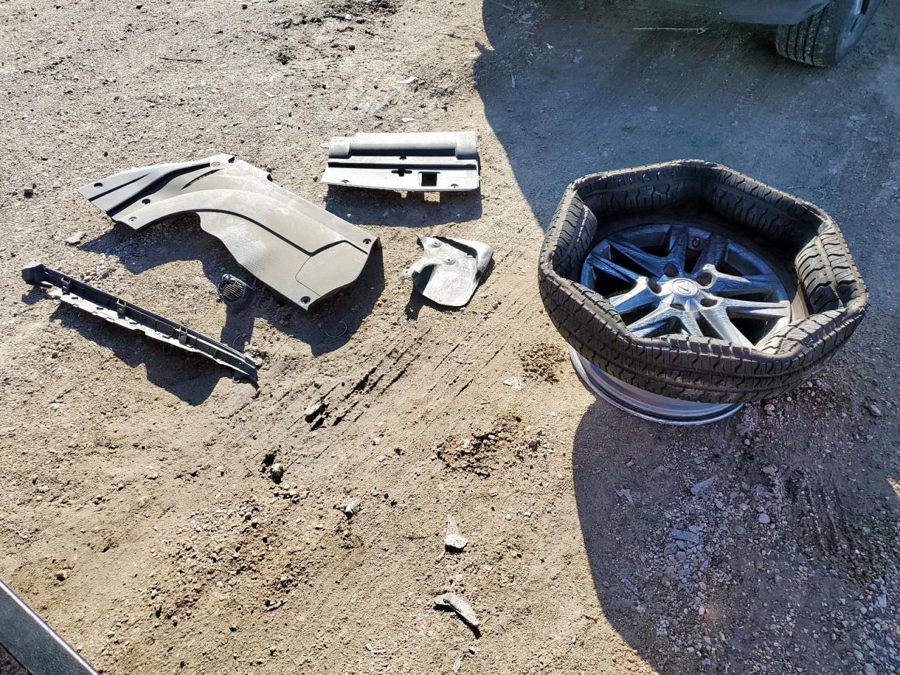 2015 Lexus Lx 570 VIN: JTJHY7AX8F4174588 Lot: 81727875