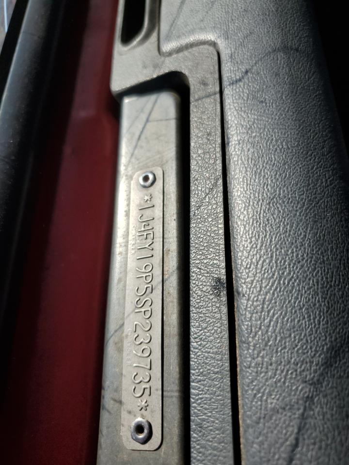 1995 Jeep Wrangler / Yj S VIN: 1J4FY19P5SP239735 Lot: 82158285