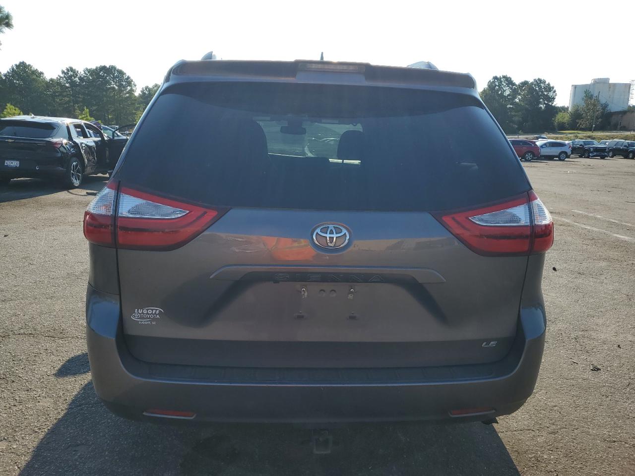 2019 Toyota Sienna Le VIN: 5TDKZ3DC2KS981646 Lot: 68524705