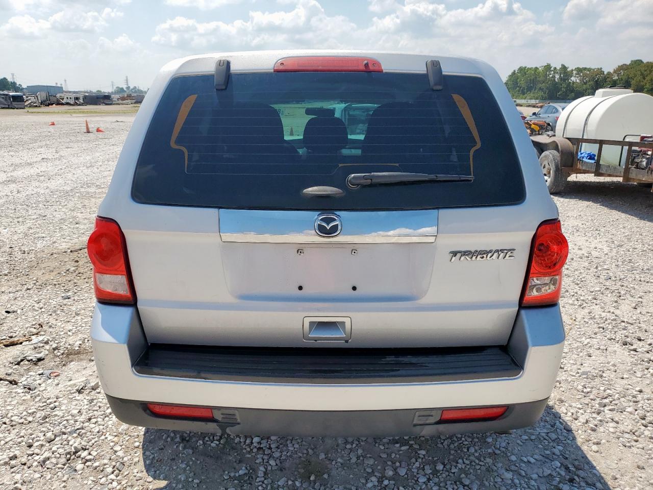2011 Mazda Tribute I VIN: 4F2CY0C7XBKM03327 Lot: 80725365
