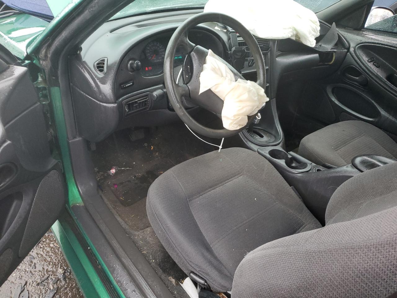 2000 Ford Mustang VIN: 1FAFP4044YF259492 Lot: 83942195