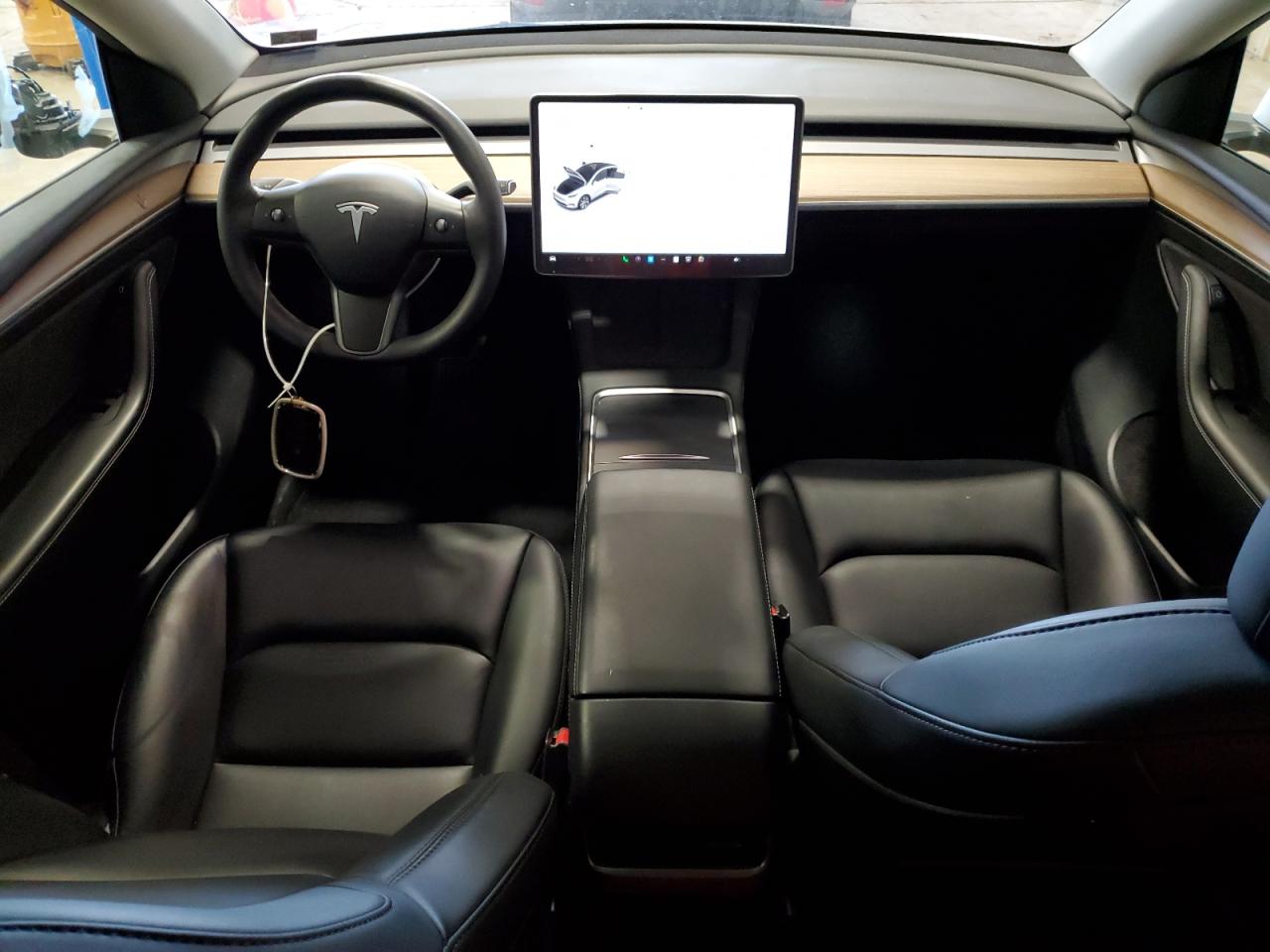 2023 Tesla Model Y VIN: 7SAYGDEE9PF685690 Lot: 71838335