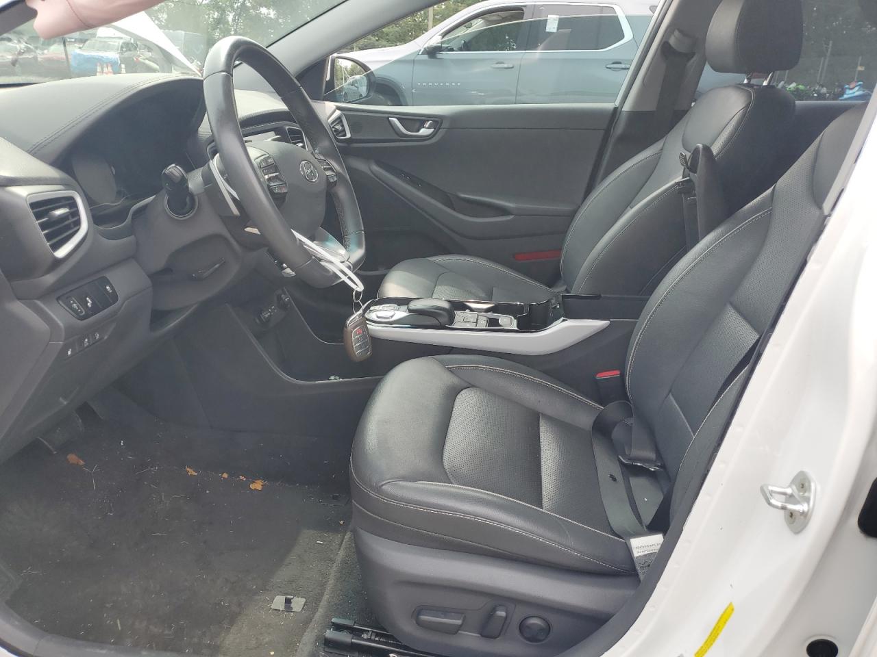 2017 Hyundai Ioniq Limited VIN: KMHC85LH3HU013975 Lot: 82031555
