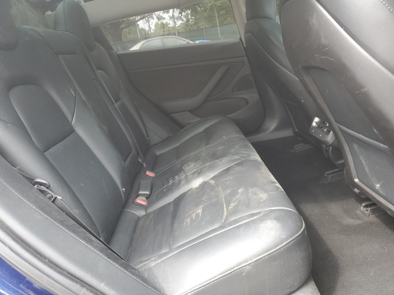 2018 Tesla Model 3 VIN: 5YJ3E1EB5JF131037 Lot: 81468995