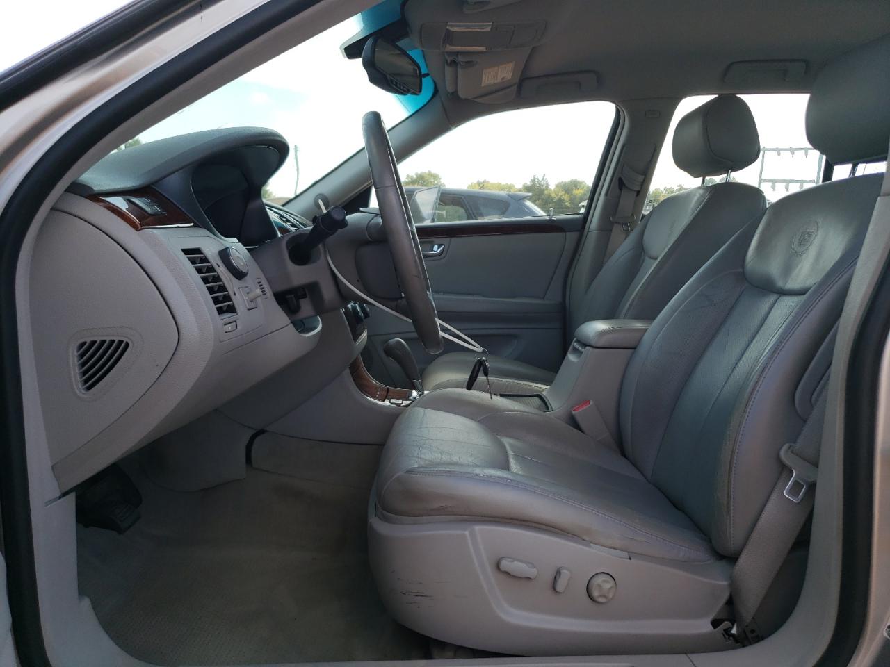 2007 Cadillac Dts VIN: 1G6KD57Y67U172190 Lot: 81622895