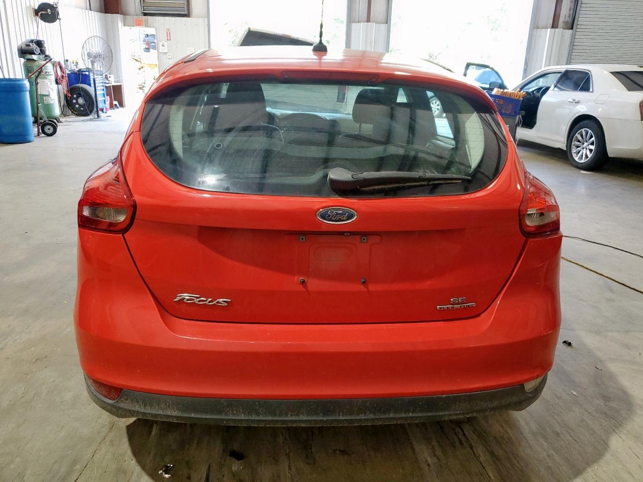 2015 Ford Focus Se VIN: 1FADP3K28FL233957 Lot: 71255475