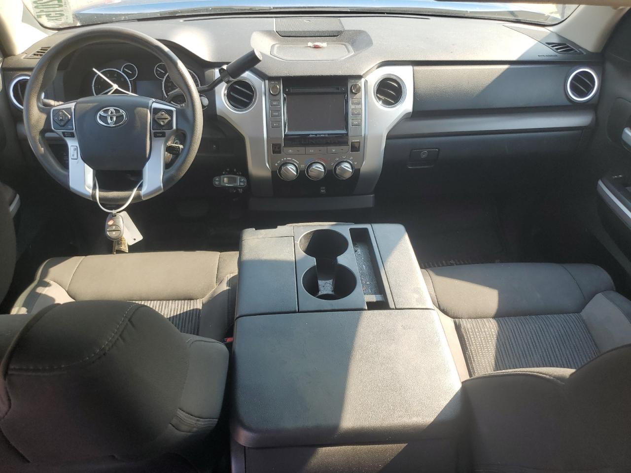 2017 Toyota Tundra Crewmax Sr5 VIN: 5TFEM5F17HX111011 Lot: 80482015