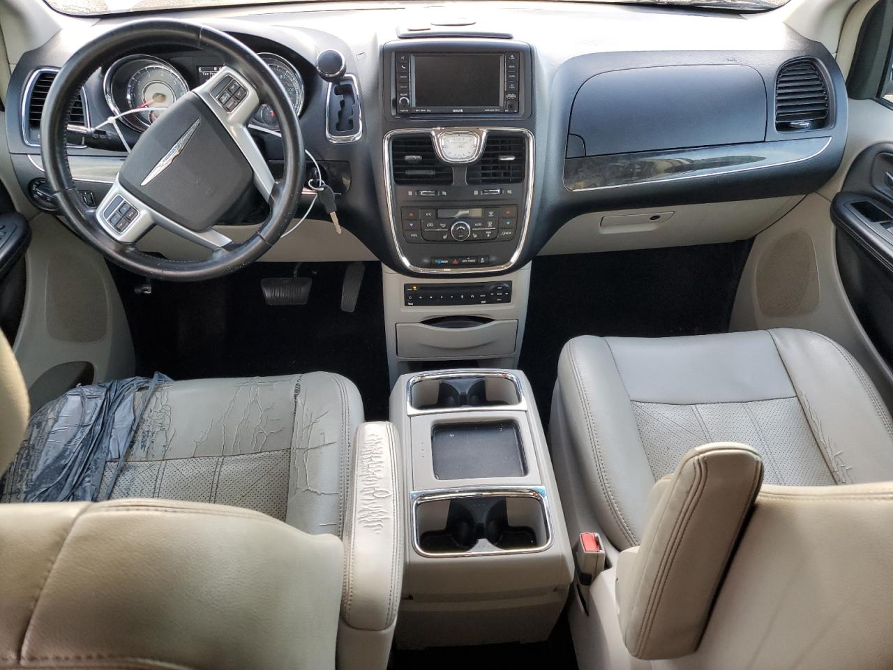 2011 Chrysler Town & Country Touring L VIN: 2A4RR8DG7BR796574 Lot: 81045375