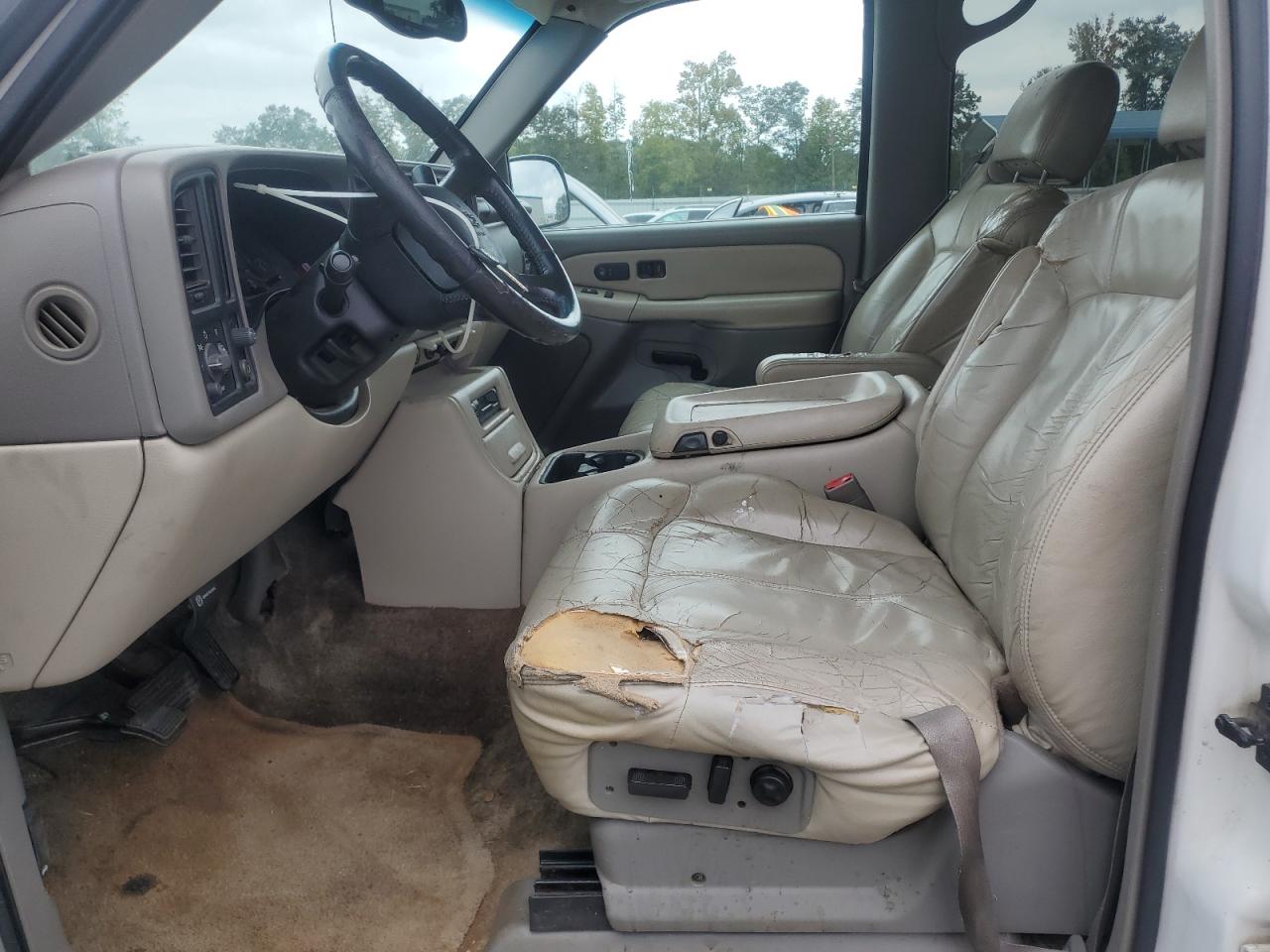 2002 Chevrolet Suburban C1500 VIN: 3GNEC16Z12G256159 Lot: 81876025