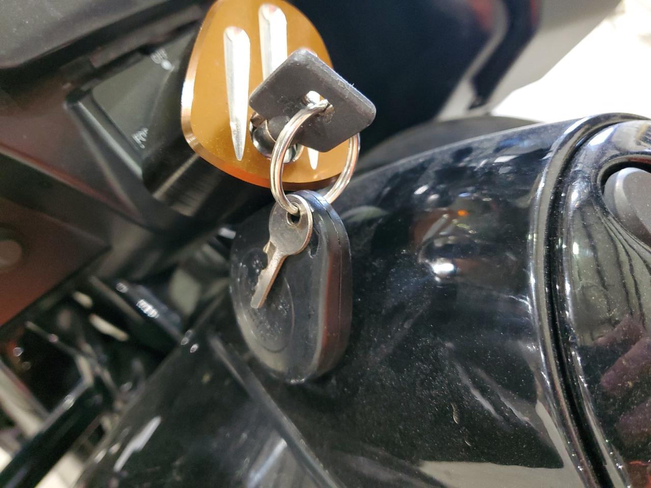 2013 Harley-Davidson Fltrx Road Glide Custom VIN: 1HD1KHM15DB695715 Lot: 72032345