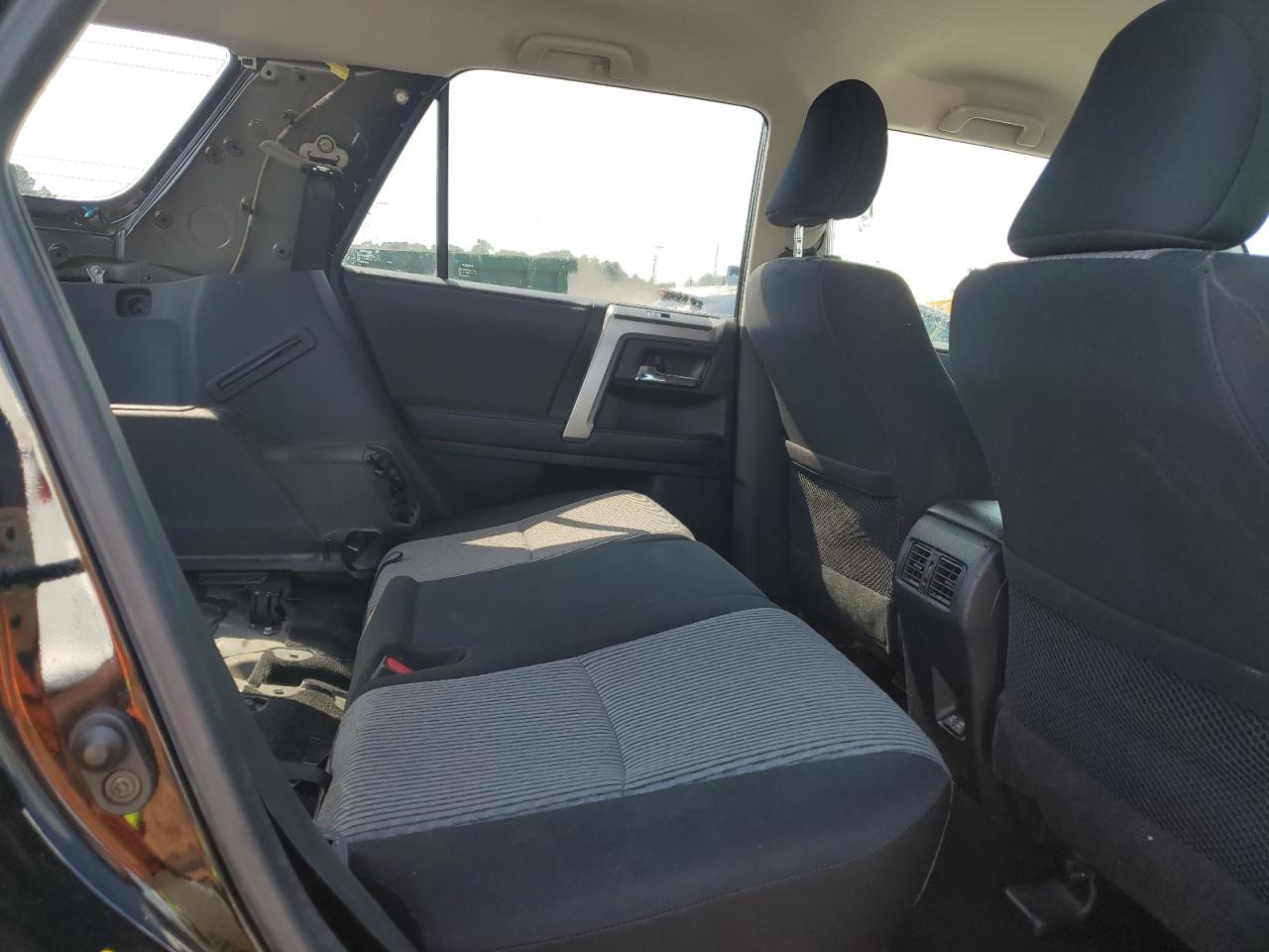 2020 Toyota 4Runner Sr5/Sr5 Premium VIN: JTEBU5JR8L5789833 Lot: 71420265