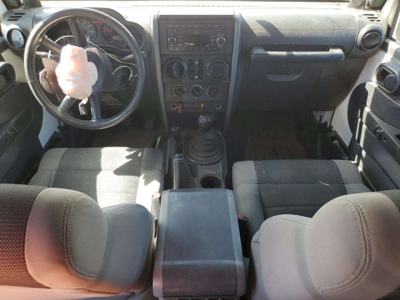 2007 Jeep Wrangler X VIN: 1J4GA39157L195444 Lot: 71504935