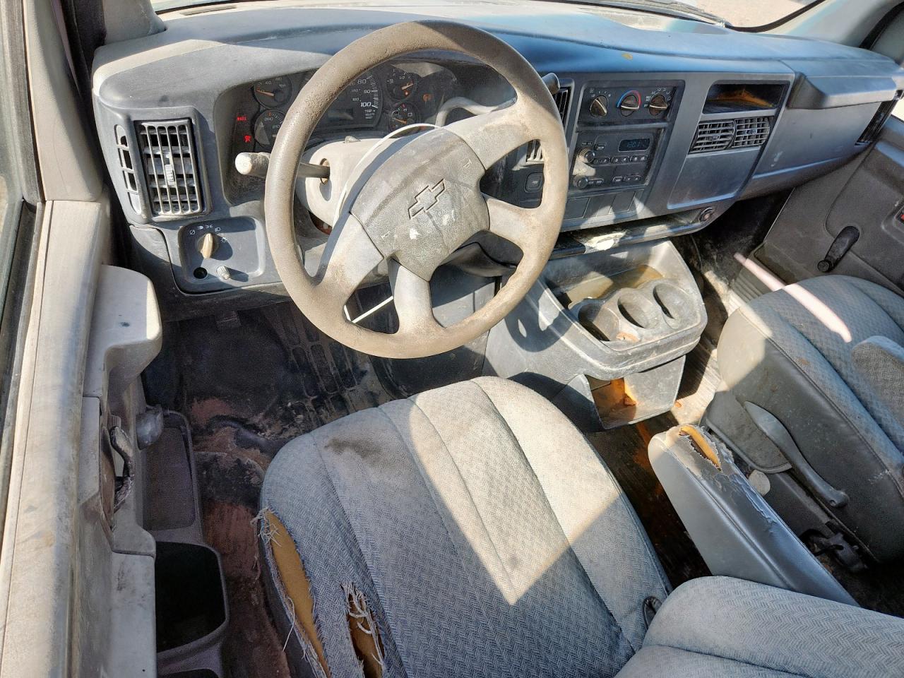 2005 Chevrolet Express G1500 VIN: 1GCFG15X751242481 Lot: 83938335