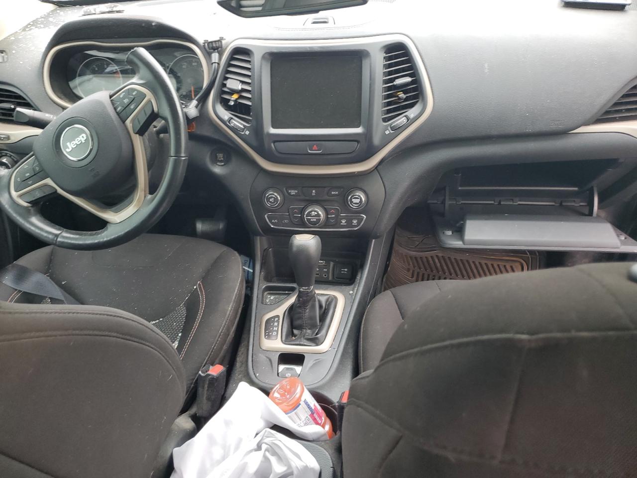 2016 Jeep Cherokee Latitude VIN: 1C4PJLCB1GW284028 Lot: 81548485