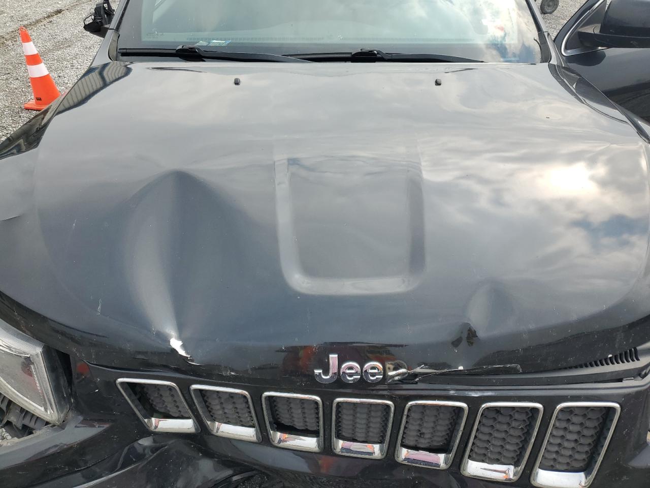 2015 Jeep Grand Cherokee Laredo VIN: 1C4RJFAGXFC833282 Lot: 81725295