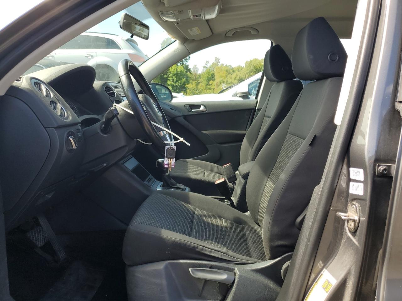 2015 Volkswagen Tiguan S VIN: WVGAV7AX7FW586904 Lot: 80343785
