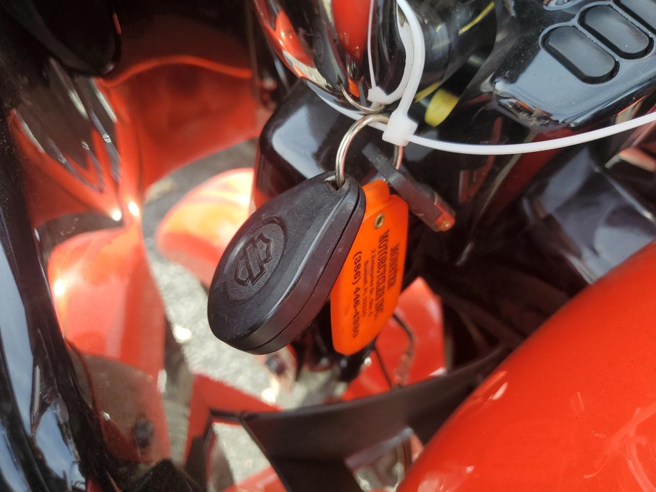 2017 Harley-Davidson Fltrxs Road Glide Special VIN: 1HD1KTC12HB641749 Lot: 81494925