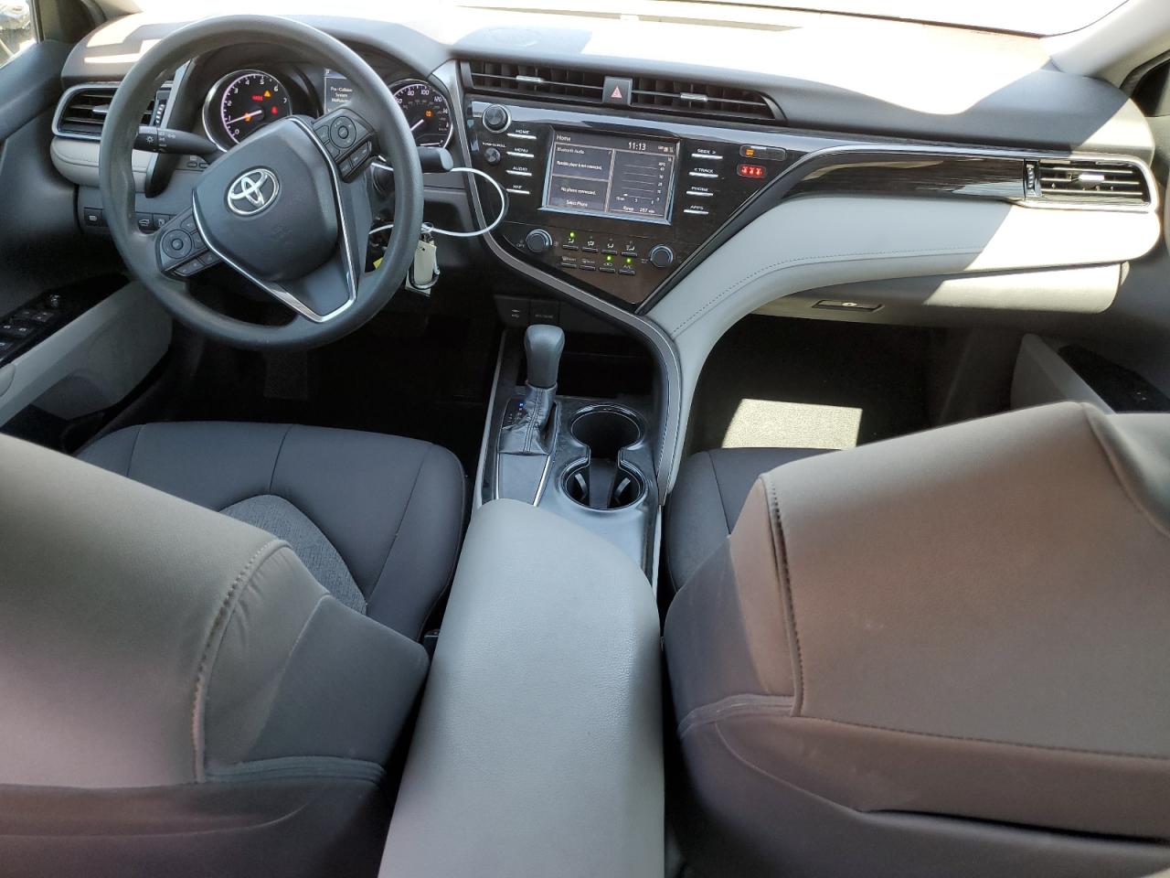 2019 Toyota Camry L VIN: 4T1B11HK5KU247927 Lot: 84233455