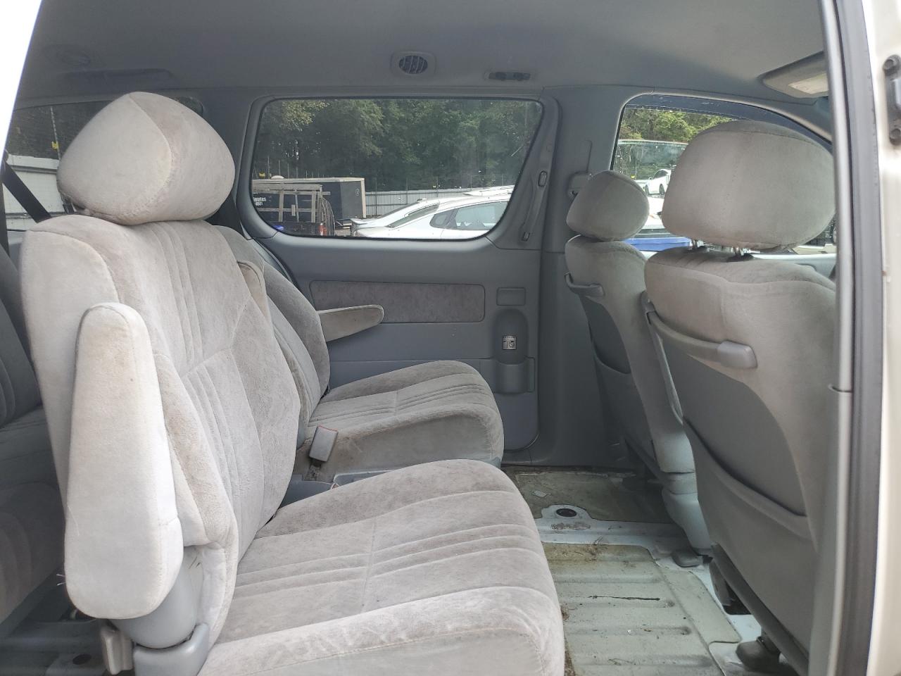 1999 Toyota Sienna Le VIN: 4T3ZF13C2XU160825 Lot: 84403005