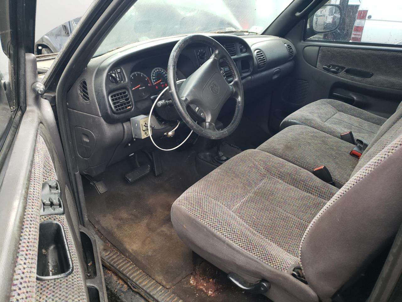 2000 Dodge Ram 2500 VIN: 3B7KF26Z11M244943 Lot: 81783175