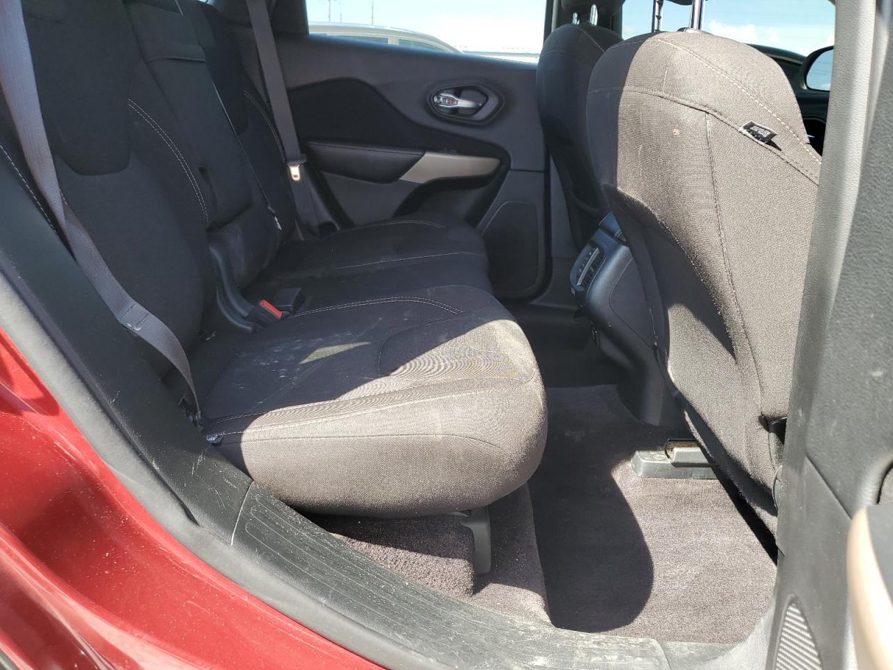 2017 Jeep Cherokee Latitude VIN: 1C4PJLCS5HD218790 Lot: 83855425