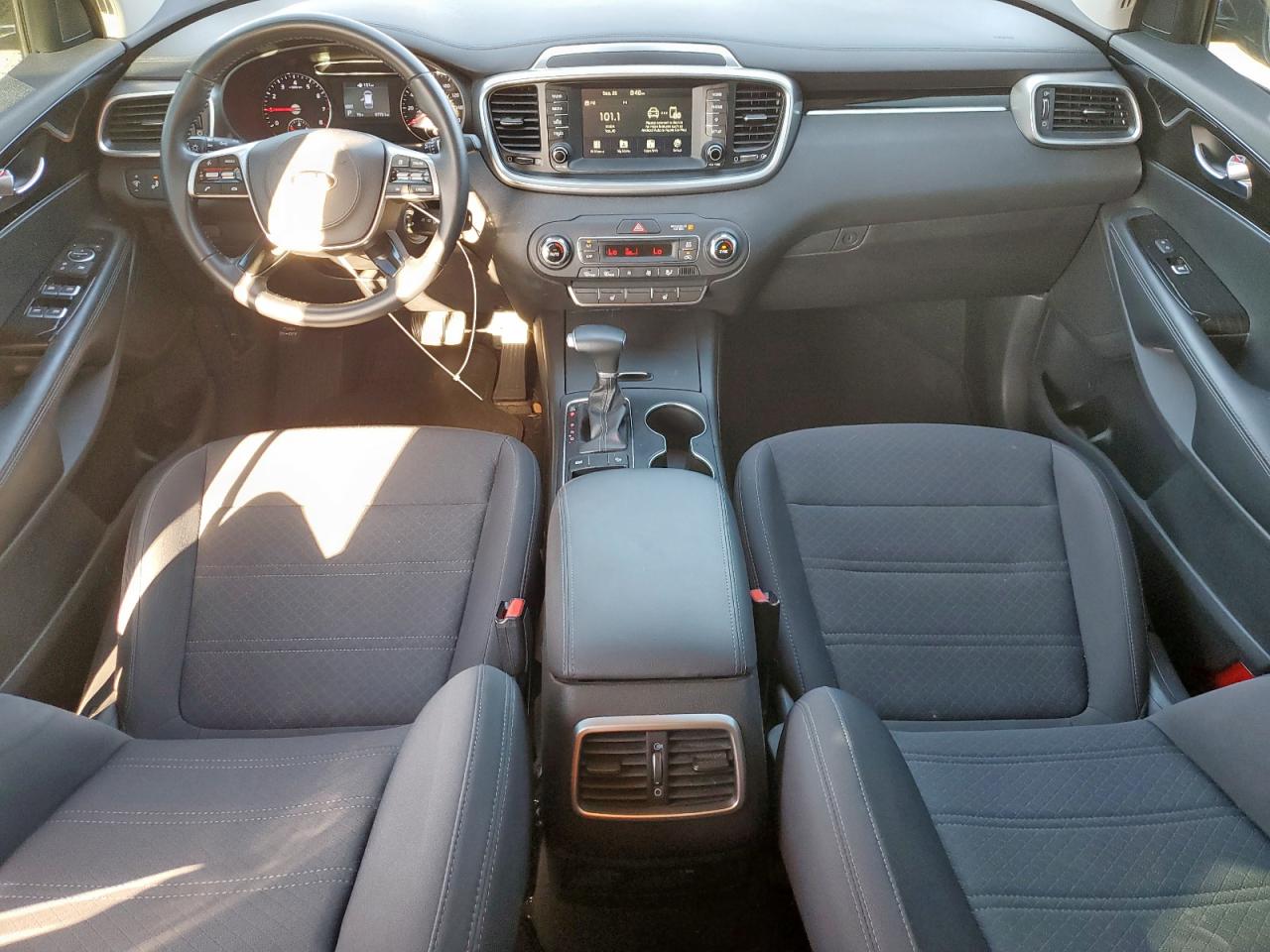 2019 Kia Sorento Lx VIN: 5XYPG4A5XKG608035 Lot: 84196075