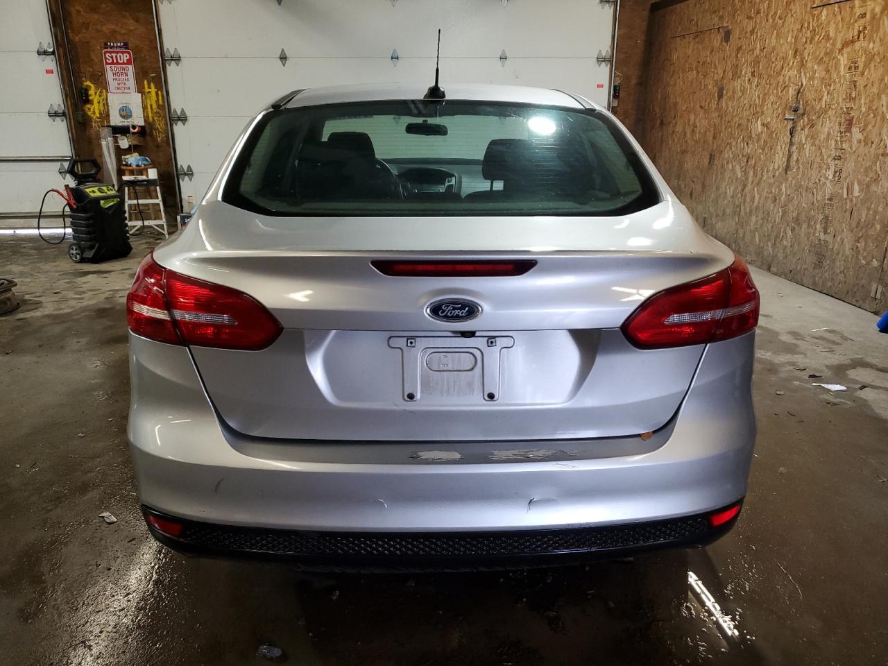 2018 Ford Focus Se VIN: 1FADP3F26JL206761 Lot: 81601205