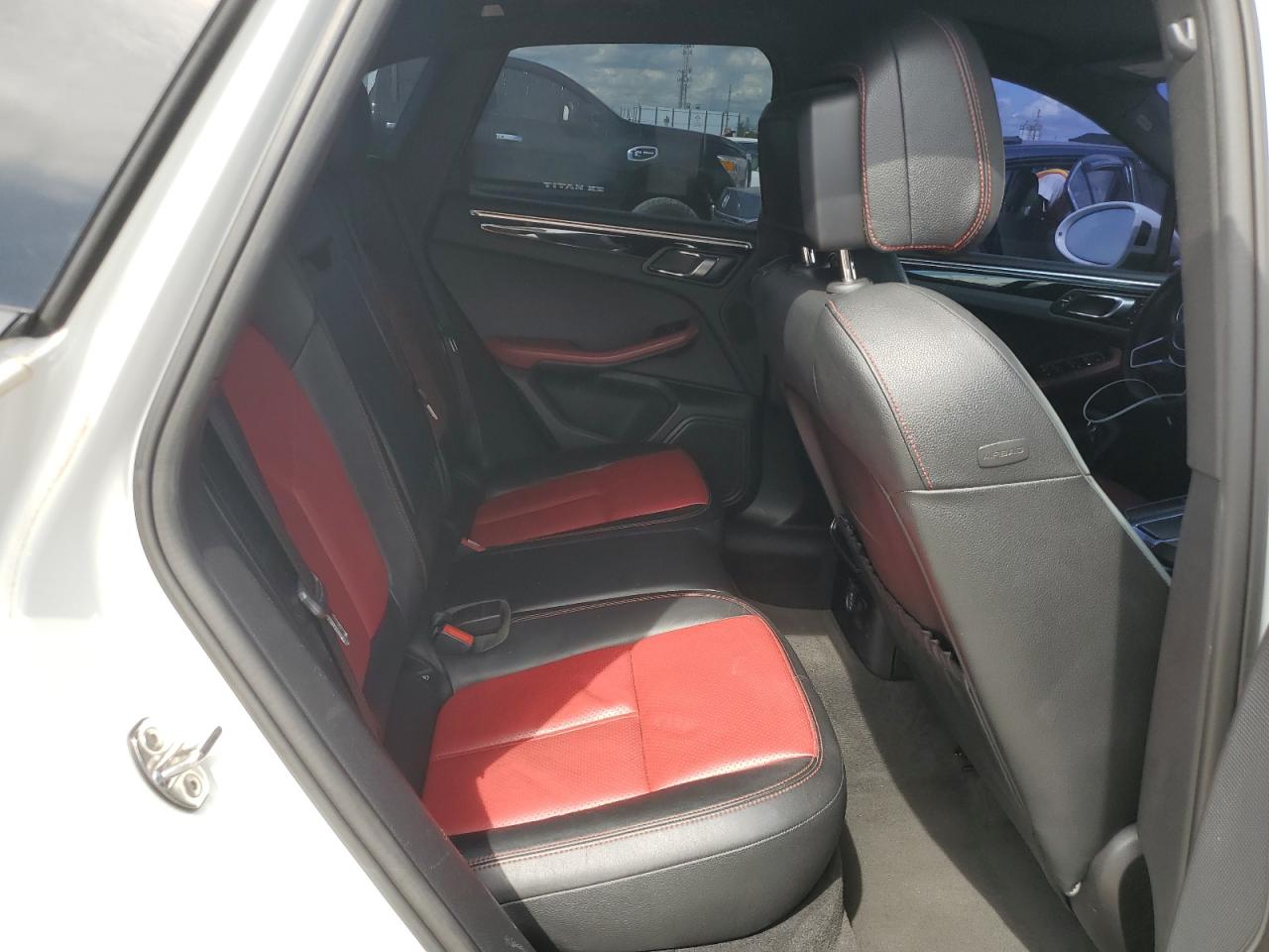 2018 Porsche Macan VIN: WP1AA2A54JLB19692 Lot: 80092595