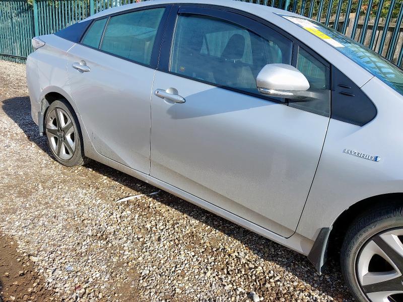 2017 TOYOTA PRIUS BUSINESS ED + VVT-I 