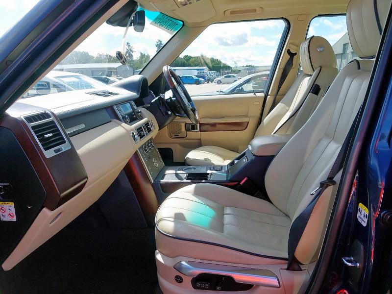 2011 LAND ROVER RANGE ROVER VOGUE TDV8 A 