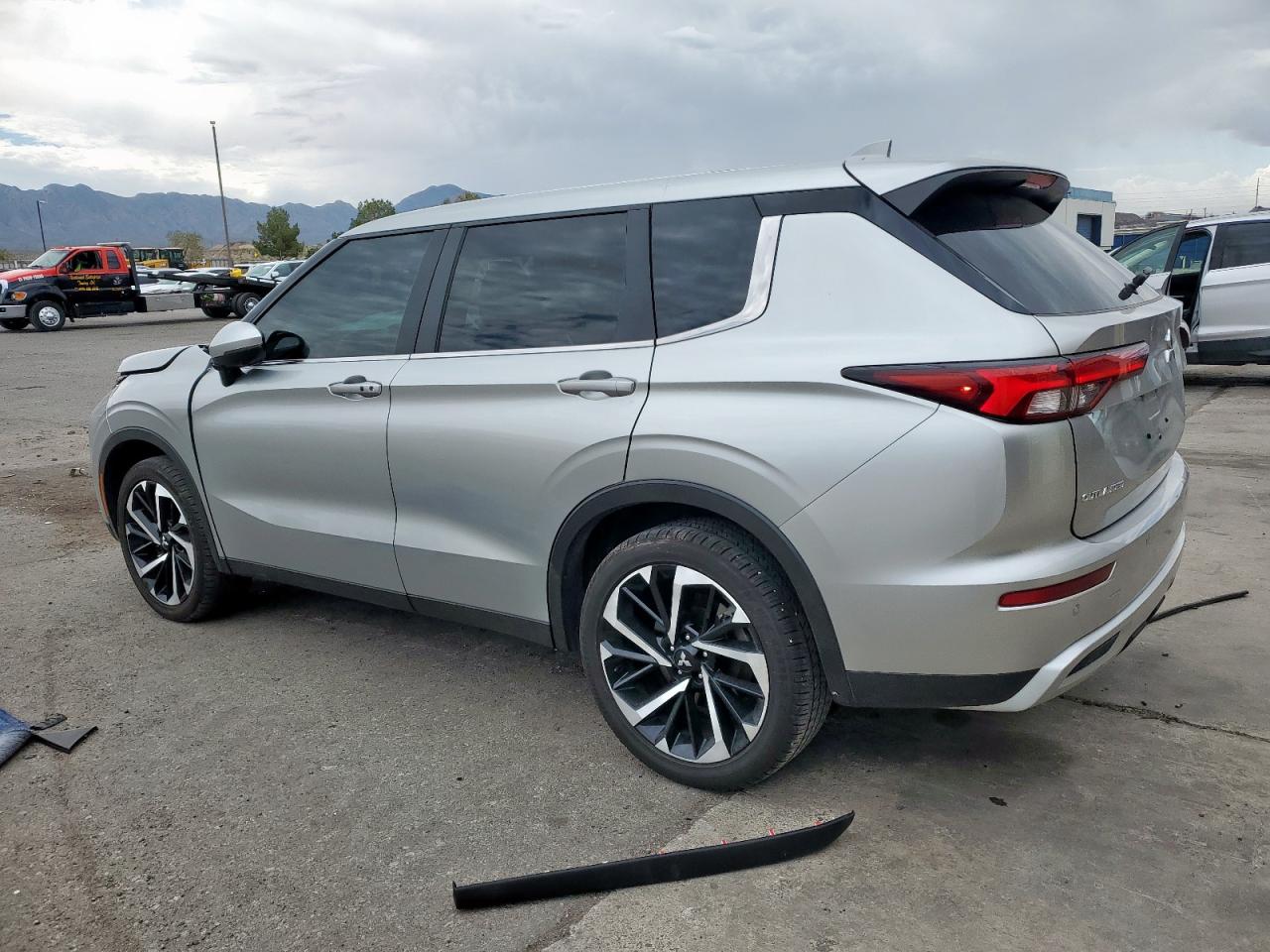 2024 Mitsubishi Outlander Se silver null gas JA4J4VA87RZ057809 photo #3