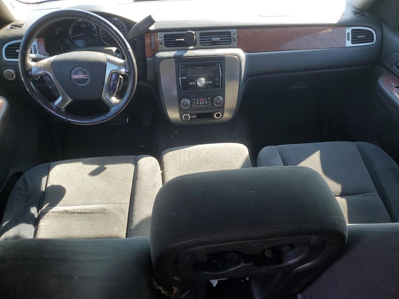 2007 GMC Yukon VIN: 1GKFK13047J128000 Lot: 81694855