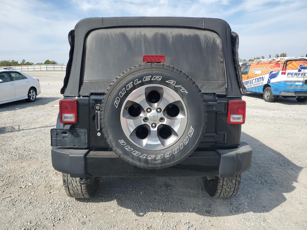 2016 Jeep Wrangler Unlimited Sahara VIN: 1C4BJWEGXGL175136 Lot: 70190665