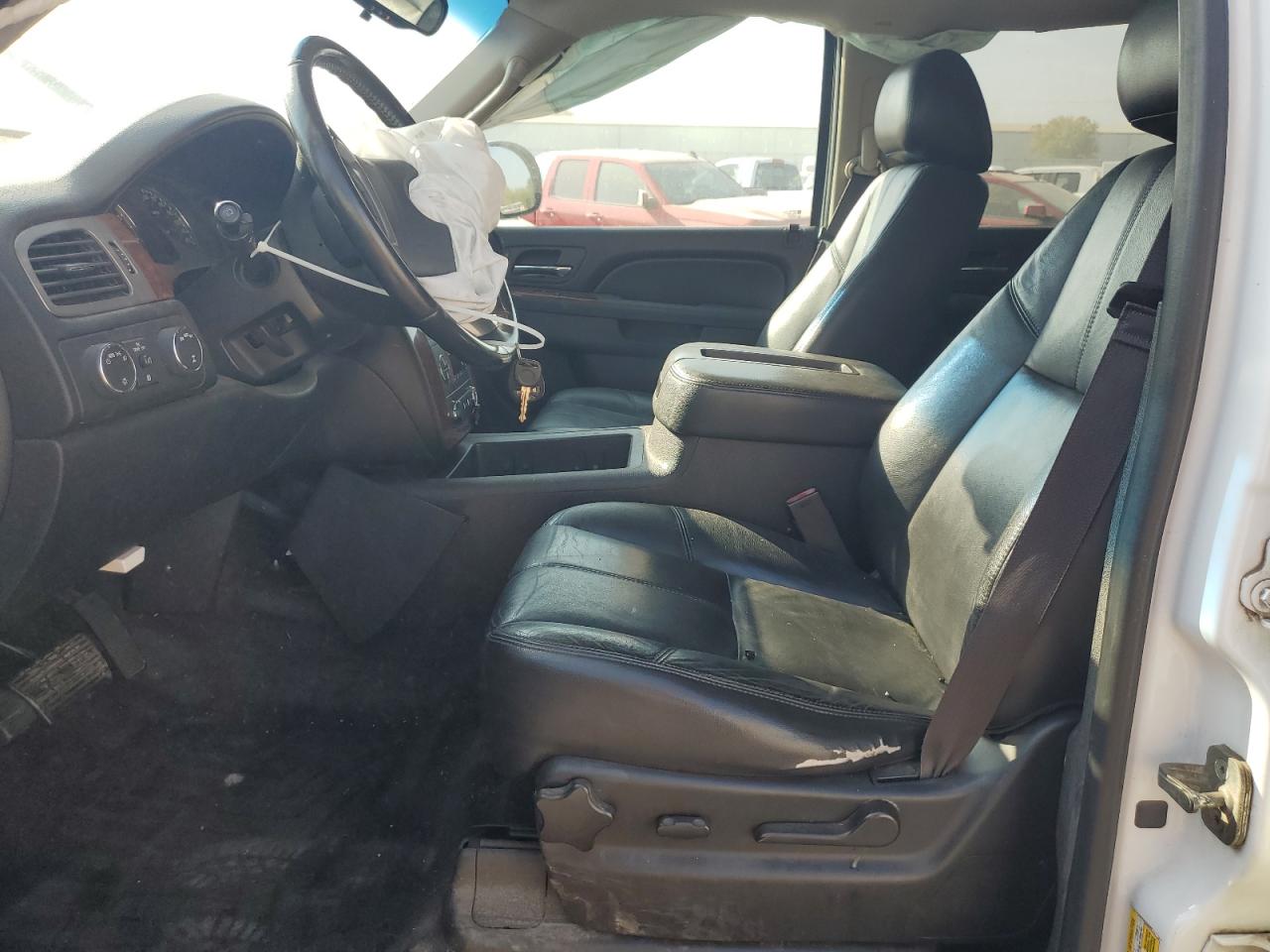 2013 Chevrolet Tahoe K1500 Lt VIN: 1GNSKBE05DR143199 Lot: 81243635