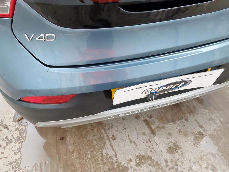 2014 VOLVO V40 CROSS COUNTRY LUX D2 D2 CROSS COUNTRY LUX 5DR POWERSHI