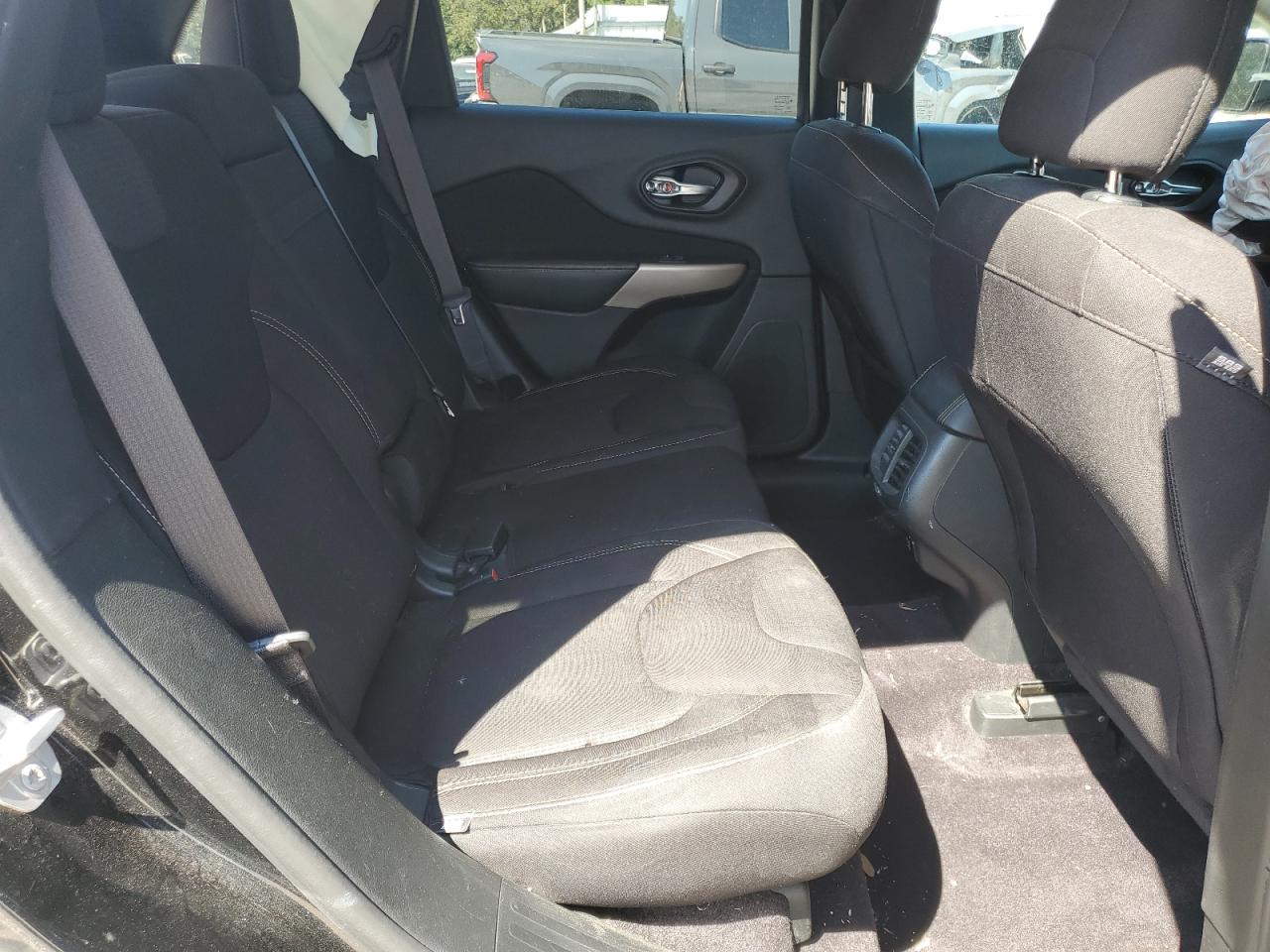 2017 Jeep Cherokee Latitude VIN: 1C4PJLCB0HW640793 Lot: 81141045