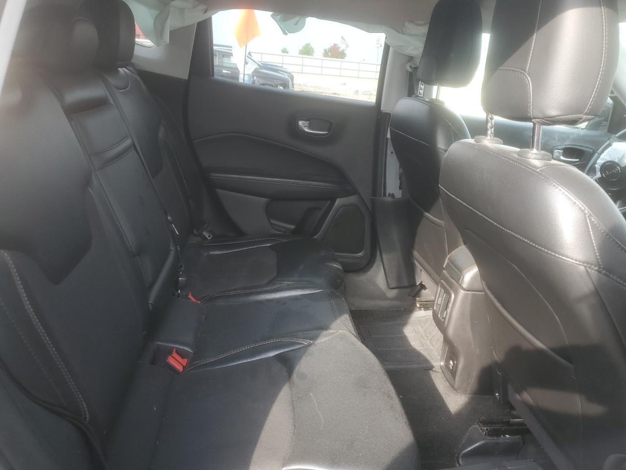 2018 Jeep Compass Latitude VIN: 3C4NJDBBXJT391137 Lot: 81267425