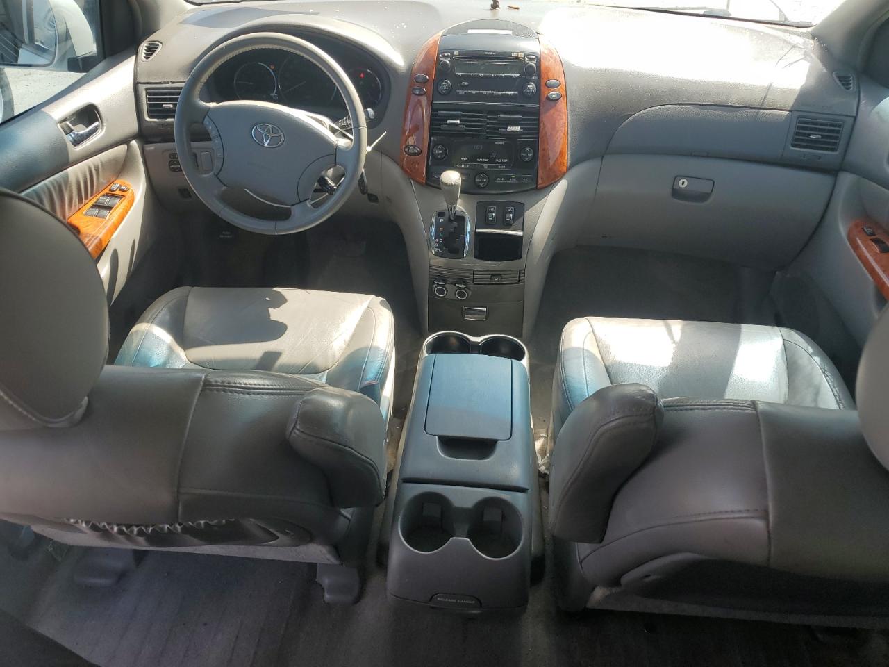 2007 Toyota Sienna Xle VIN: 5TDZK22C47S010221 Lot: 70148705