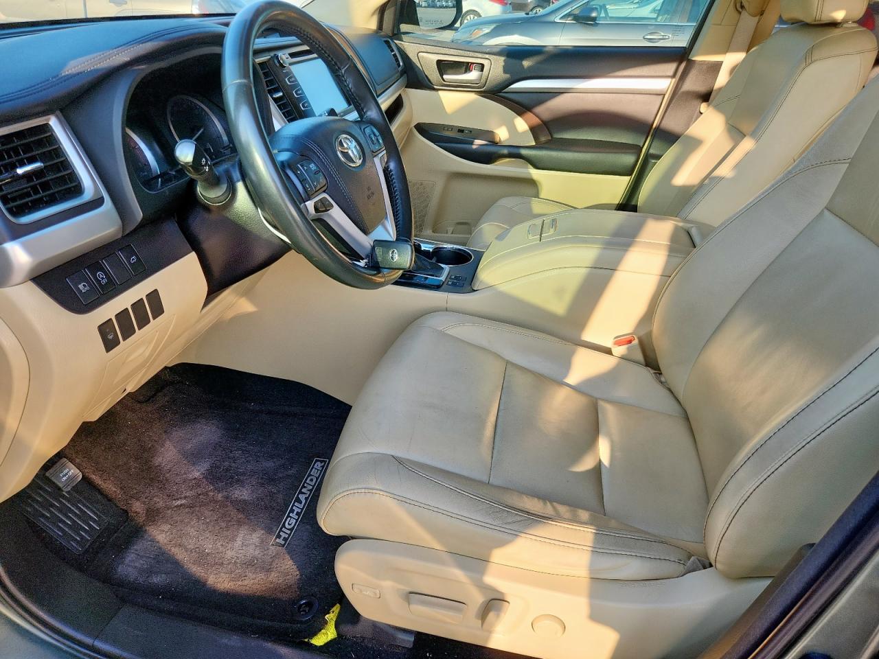 2018 Toyota Highlander Se VIN: 5TDKZRFH8JS273377 Lot: 81062335