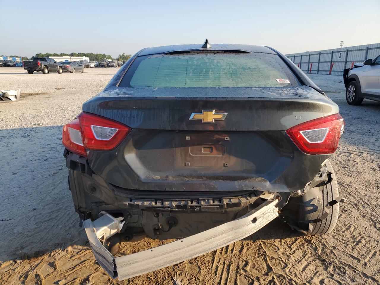 2018 Chevrolet Cruze Lt VIN: 1G1BE5SM2J7205697 Lot: 80935905