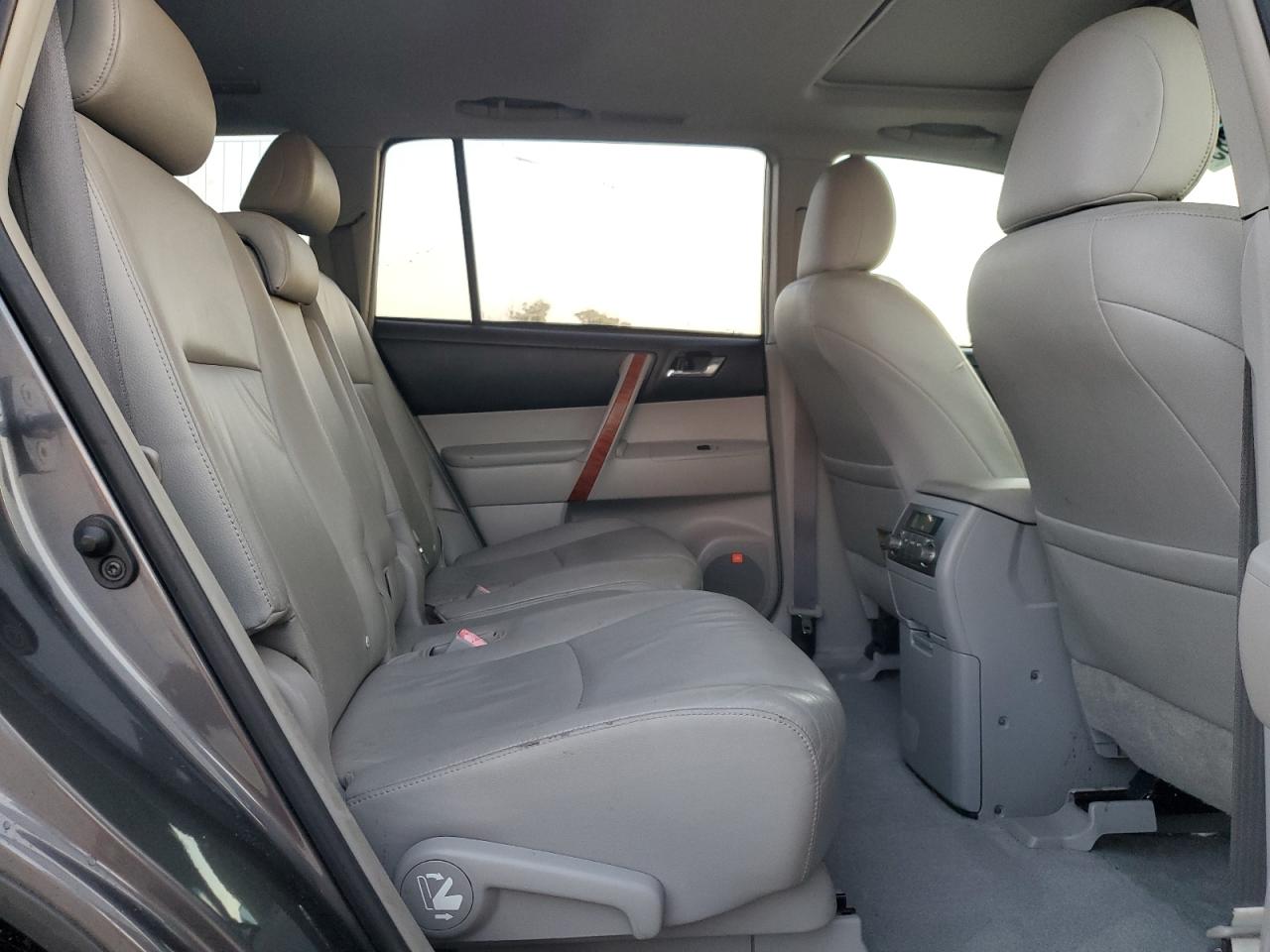 2009 Toyota Highlander Limited VIN: JTEDS42A892080136 Lot: 81557385