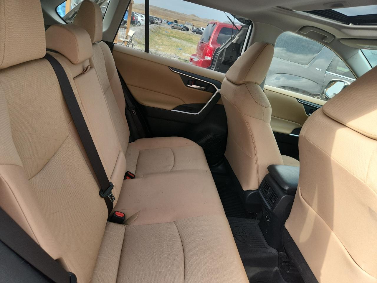 2020 Toyota Rav4 Xle VIN: JTMRWRFV2LD068052 Lot: 81695405