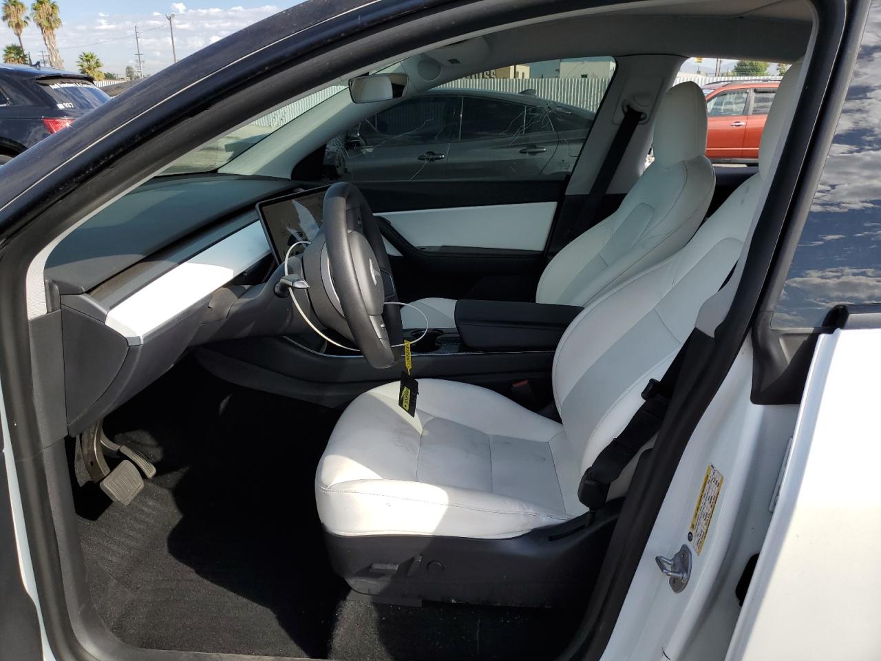 2020 Tesla Model Y VIN: 5YJYGDEE1LF048848 Lot: 83840875