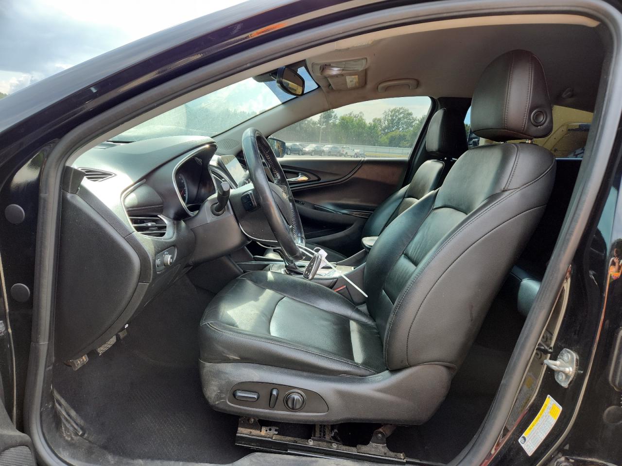 2019 Chevrolet Malibu Lt VIN: 1G1ZD5ST4KF215938 Lot: 84571895